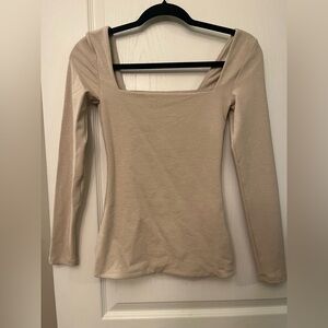 Aritzia NWOT long sleeve contour